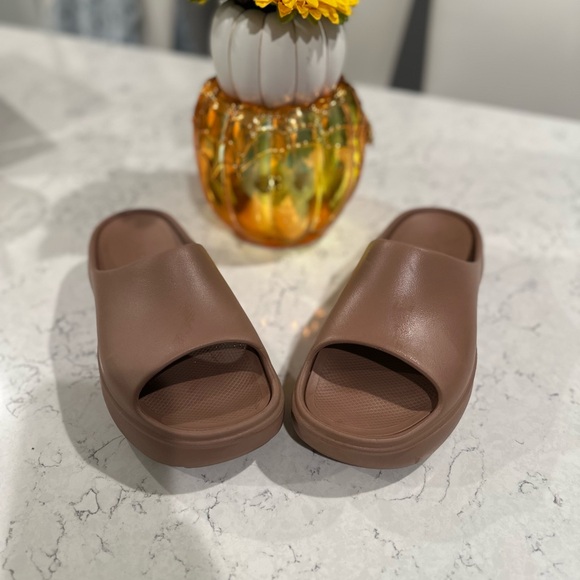 Slides - Picture 5 of 10